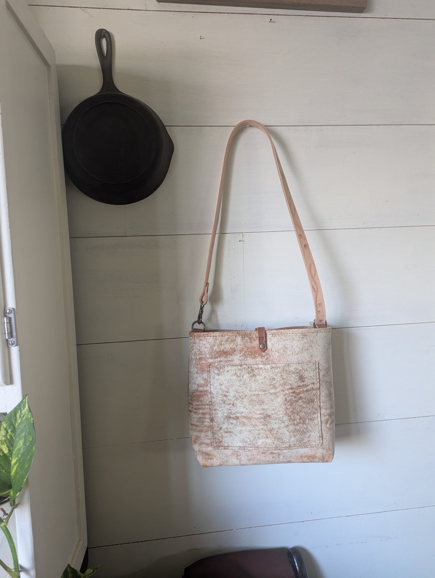 XS Bucket-Vintage Cowhide
