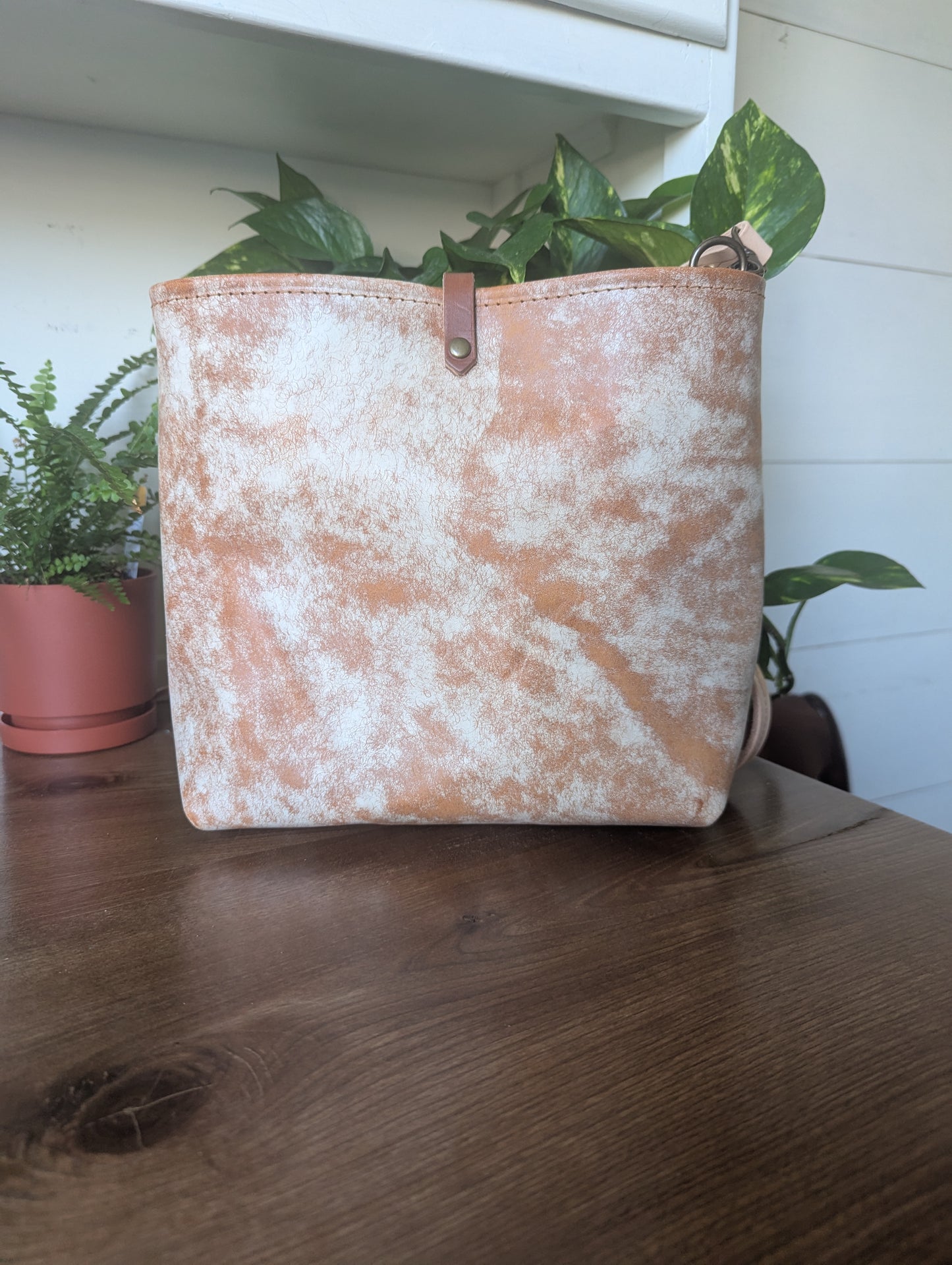 XS Bucket-Vintage Cowhide