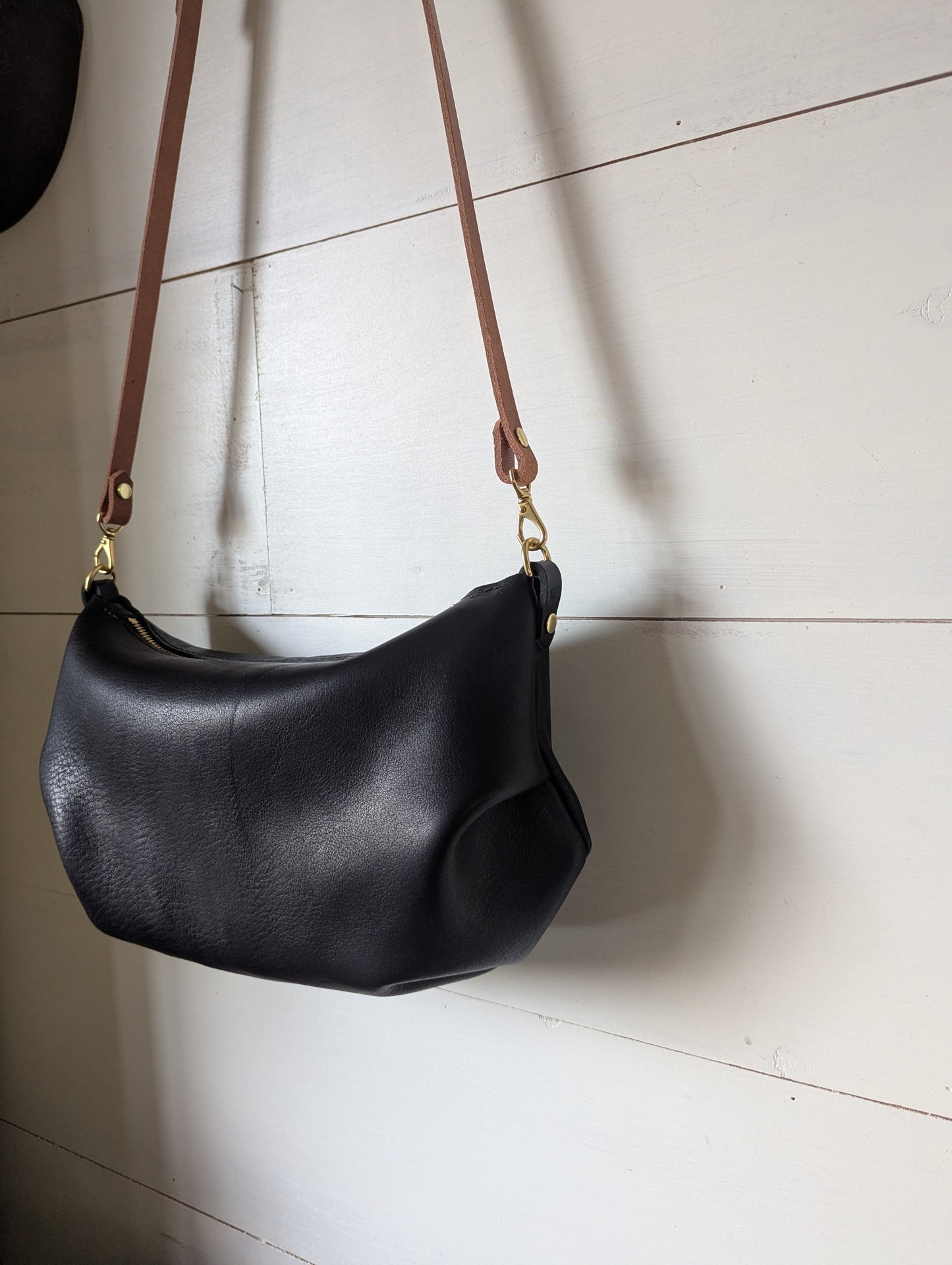 Small Nuvola-Tumbled Black Essex