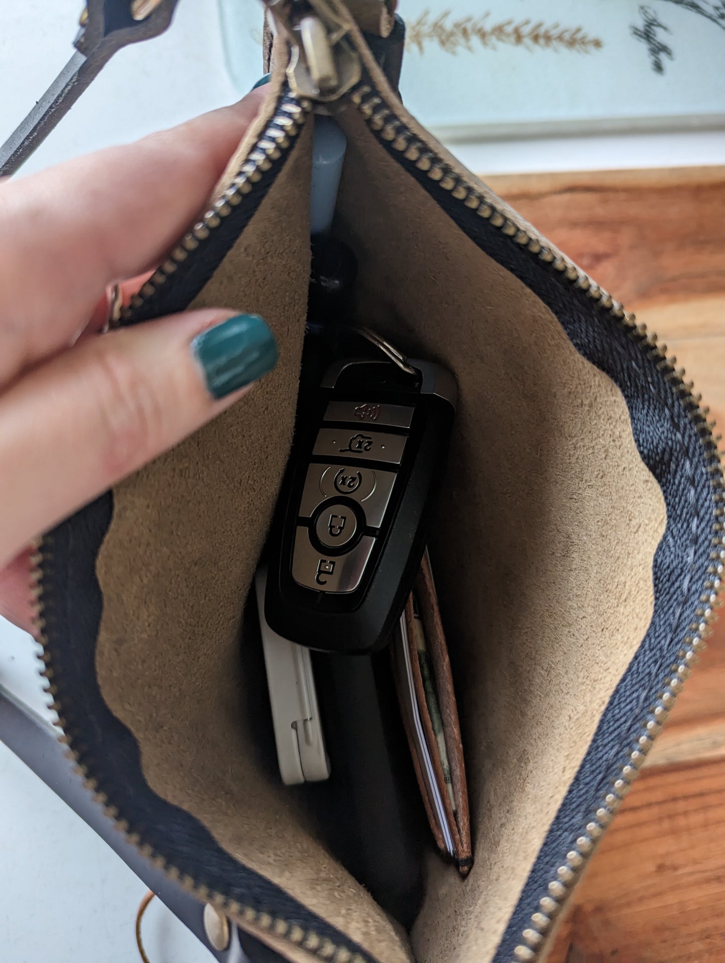 Minimalist Crossbody