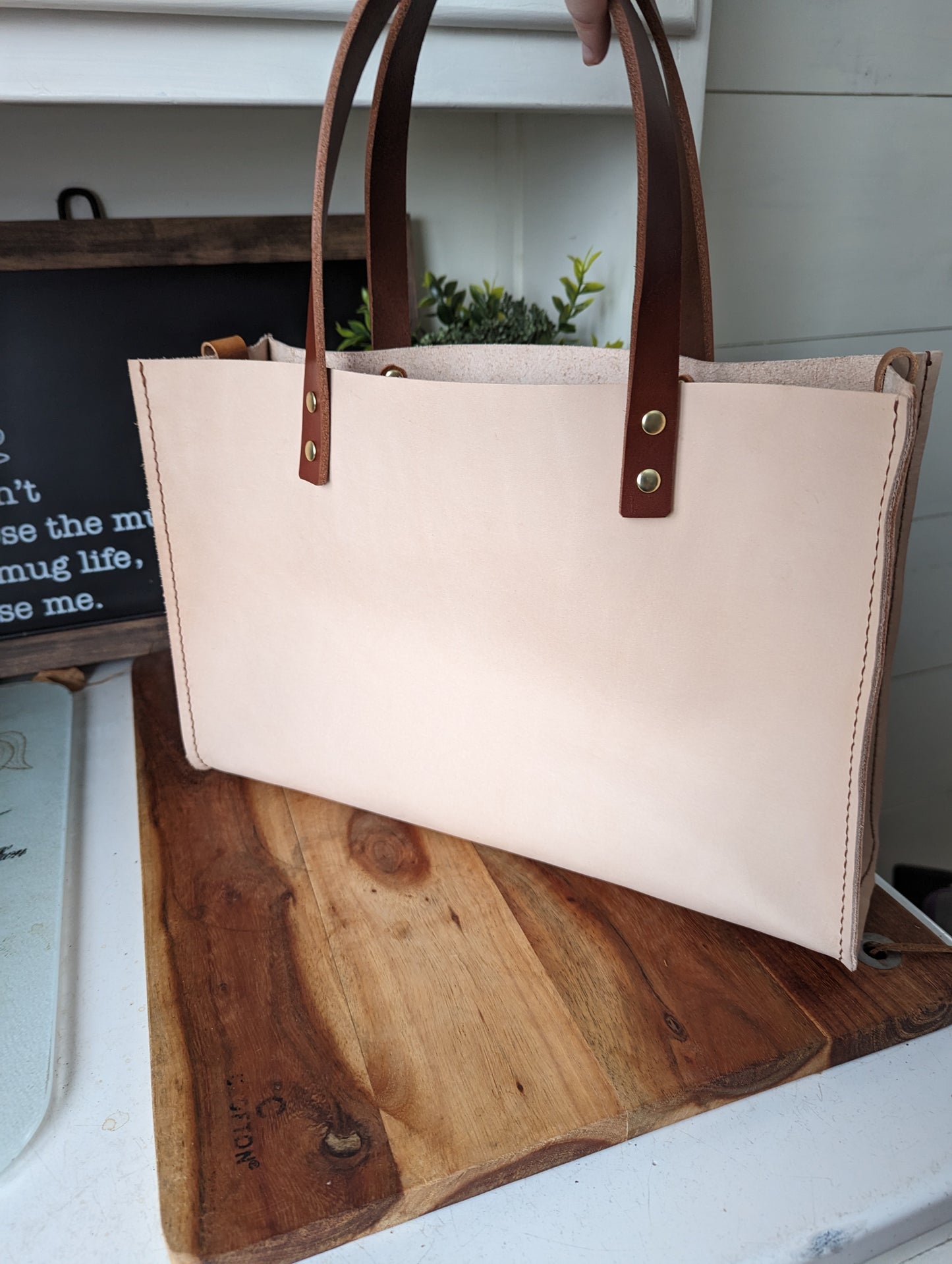 Slim Carry Tote