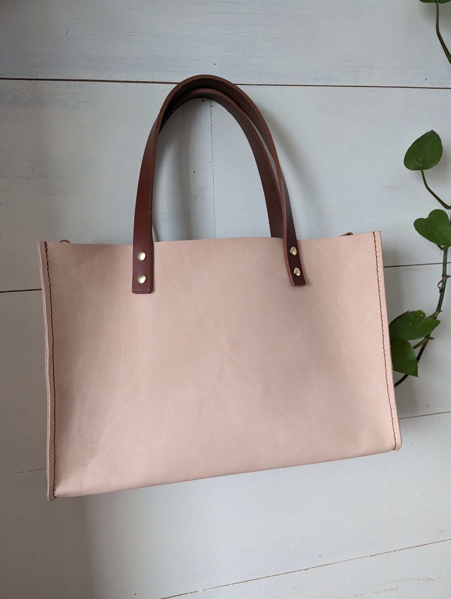 Slim Carry Tote