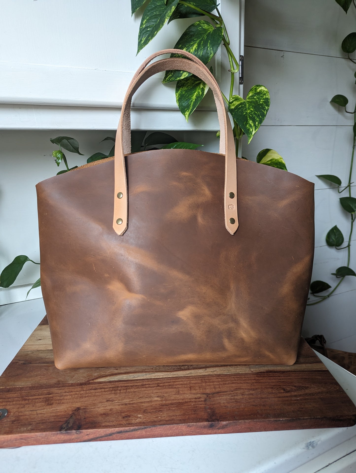 Half Moon Carry in Rustic Tan