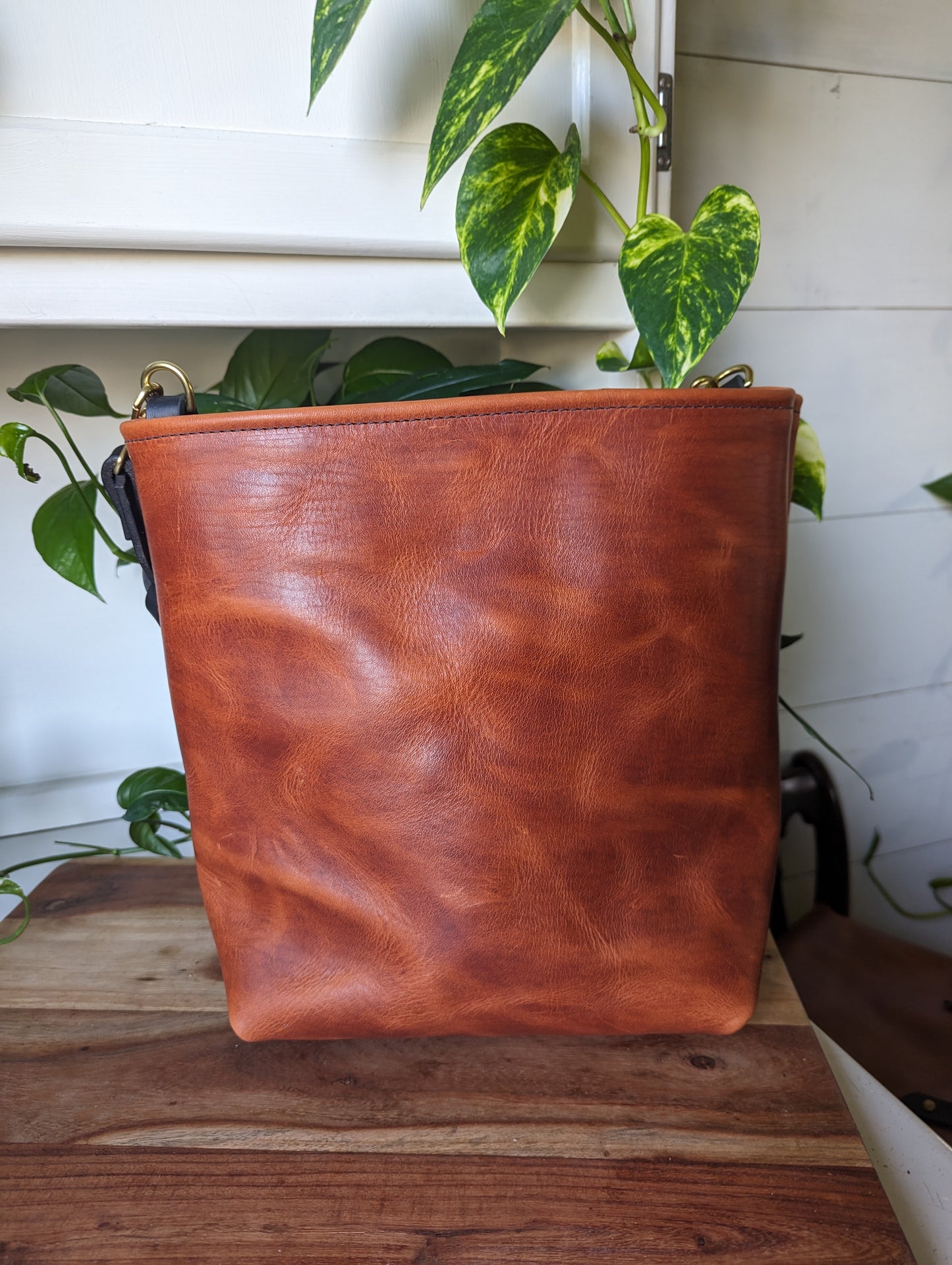 Small-ish Bucket bag in English Tan