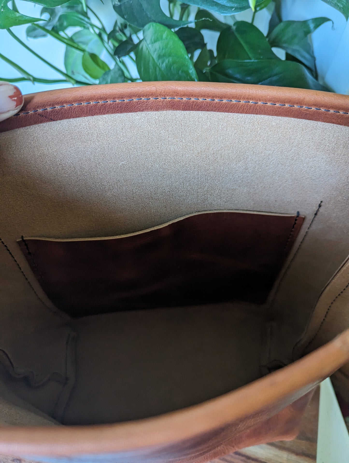 Small-ish Bucket bag in English Tan