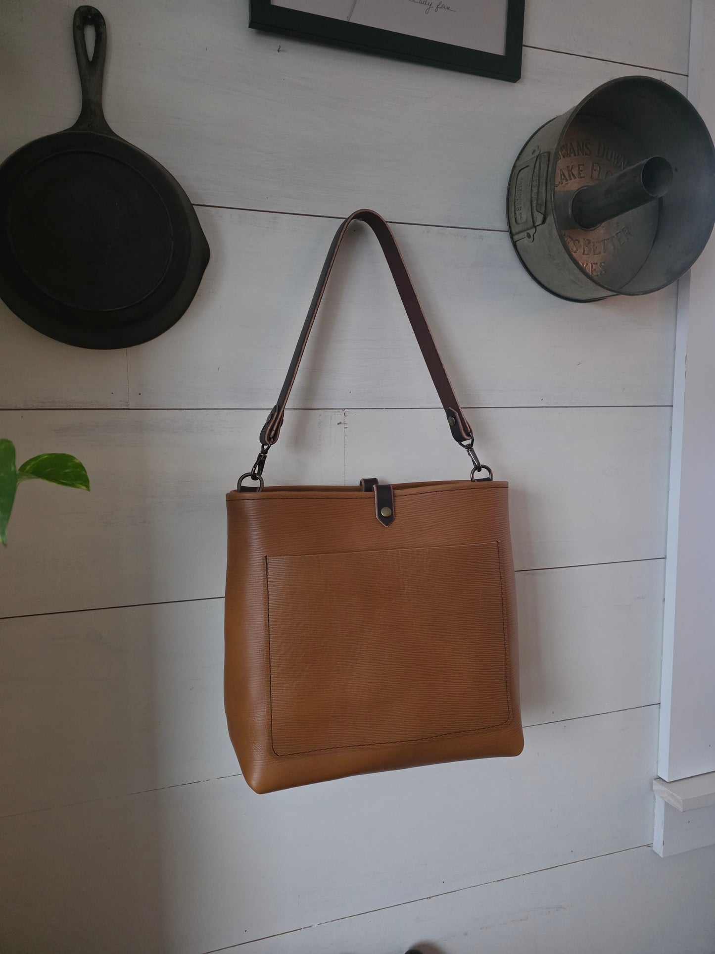 Medium Bucket-Wood Grain Horween