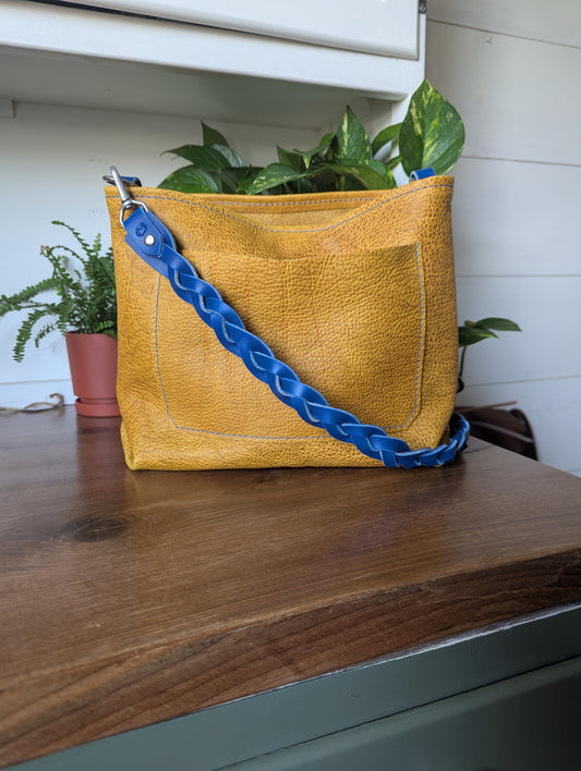 Small Bucket-Sunflower Bison