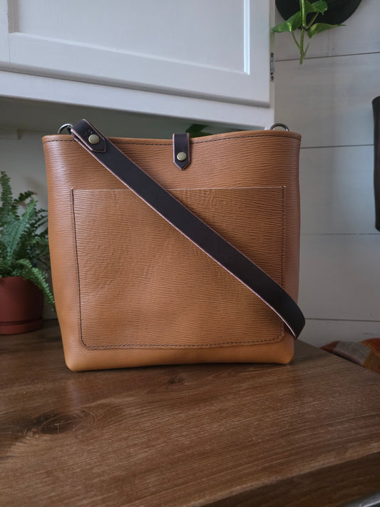 Medium Bucket-Wood Grain Horween