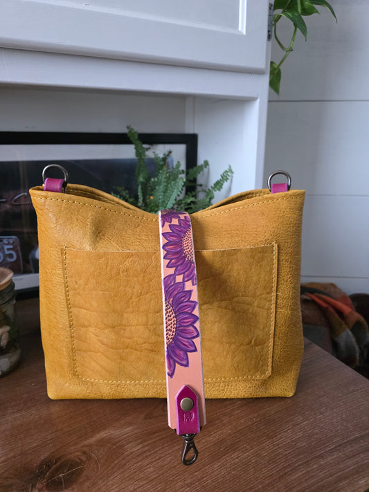 Small Bucket in Sunflower Bison