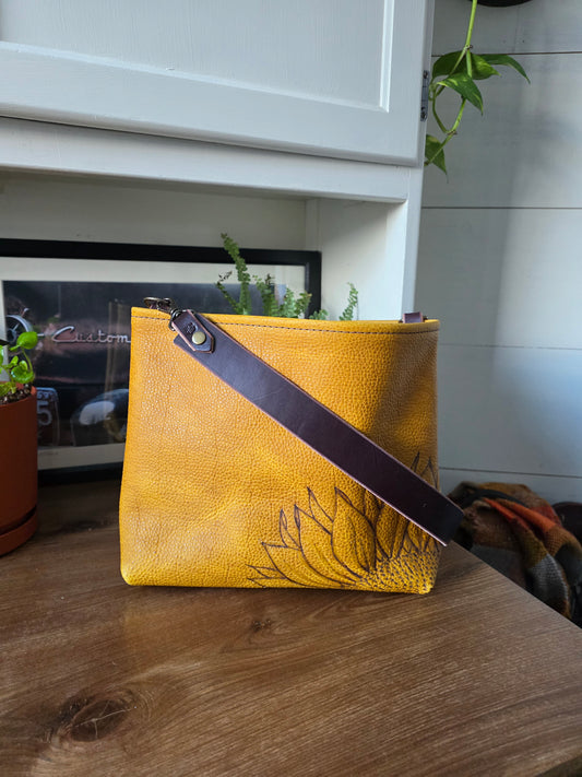 Small Bucket in Sunflower Bison-Etched