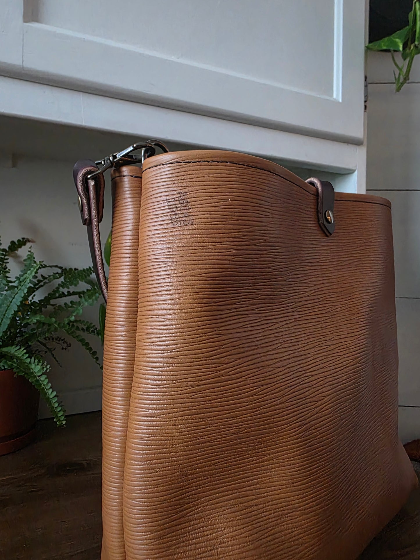 Medium Bucket-Wood Grain Horween