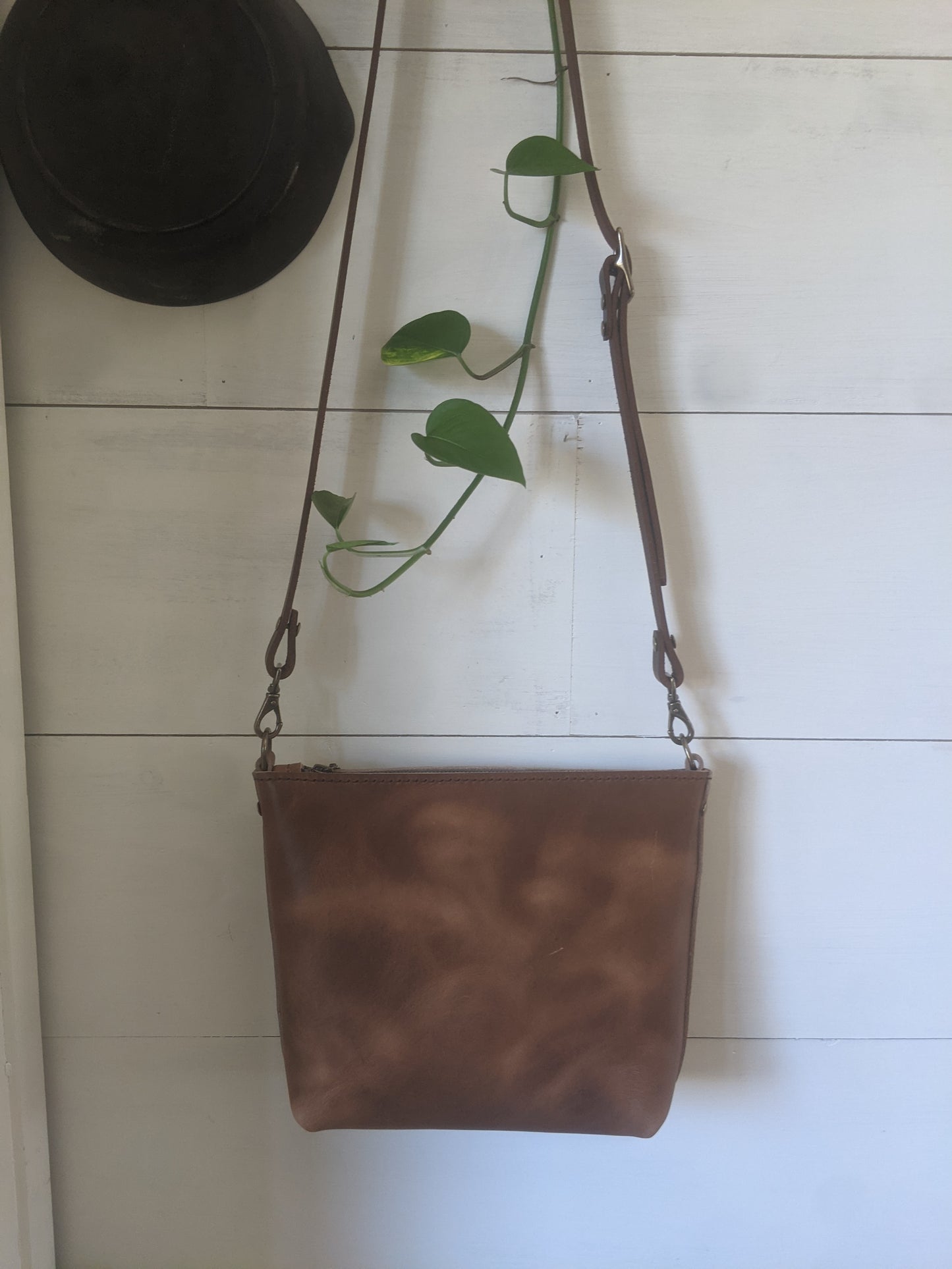 Small Crossbody in Nutmeg