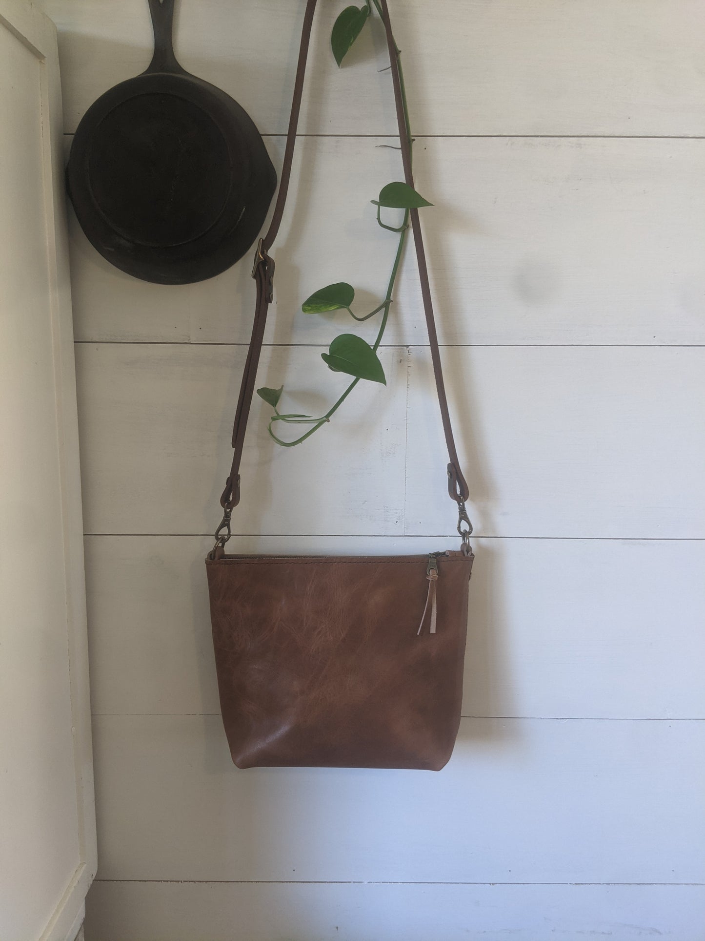 Small Crossbody in Nutmeg